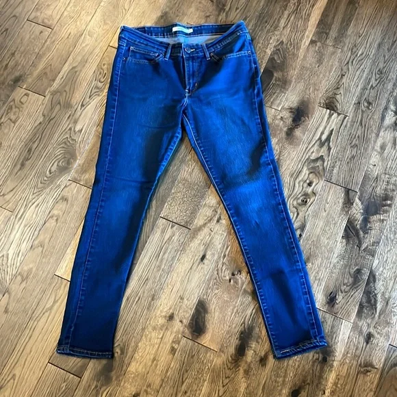 Levi's Women's Dark Blue 711 Skinny Jeans - Picture 9 of 16